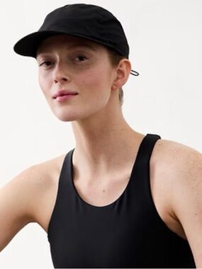 Athleta NWT Ultra Light Run Cap 3.0 Adjustable, breathable, Air Vented in Black